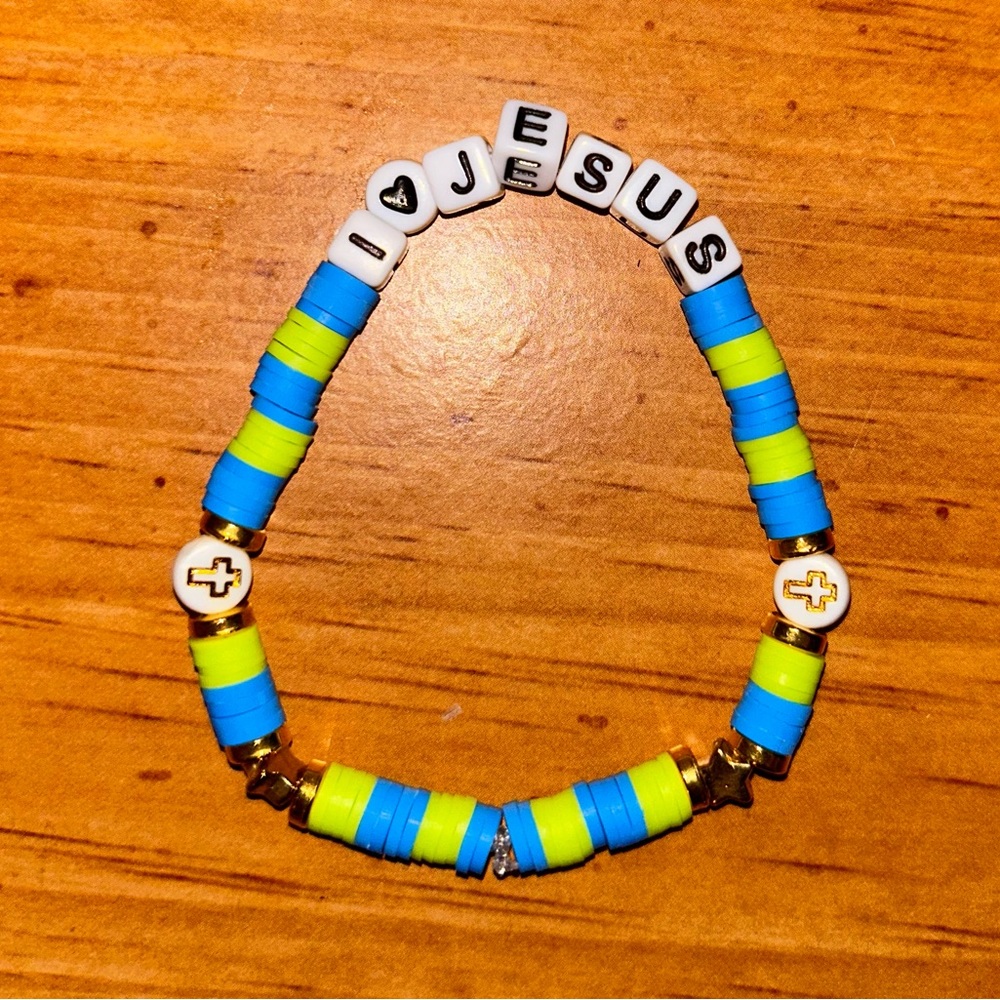 I ♥️ Jesus Heishi Bracelet - Picture 5 of 11
